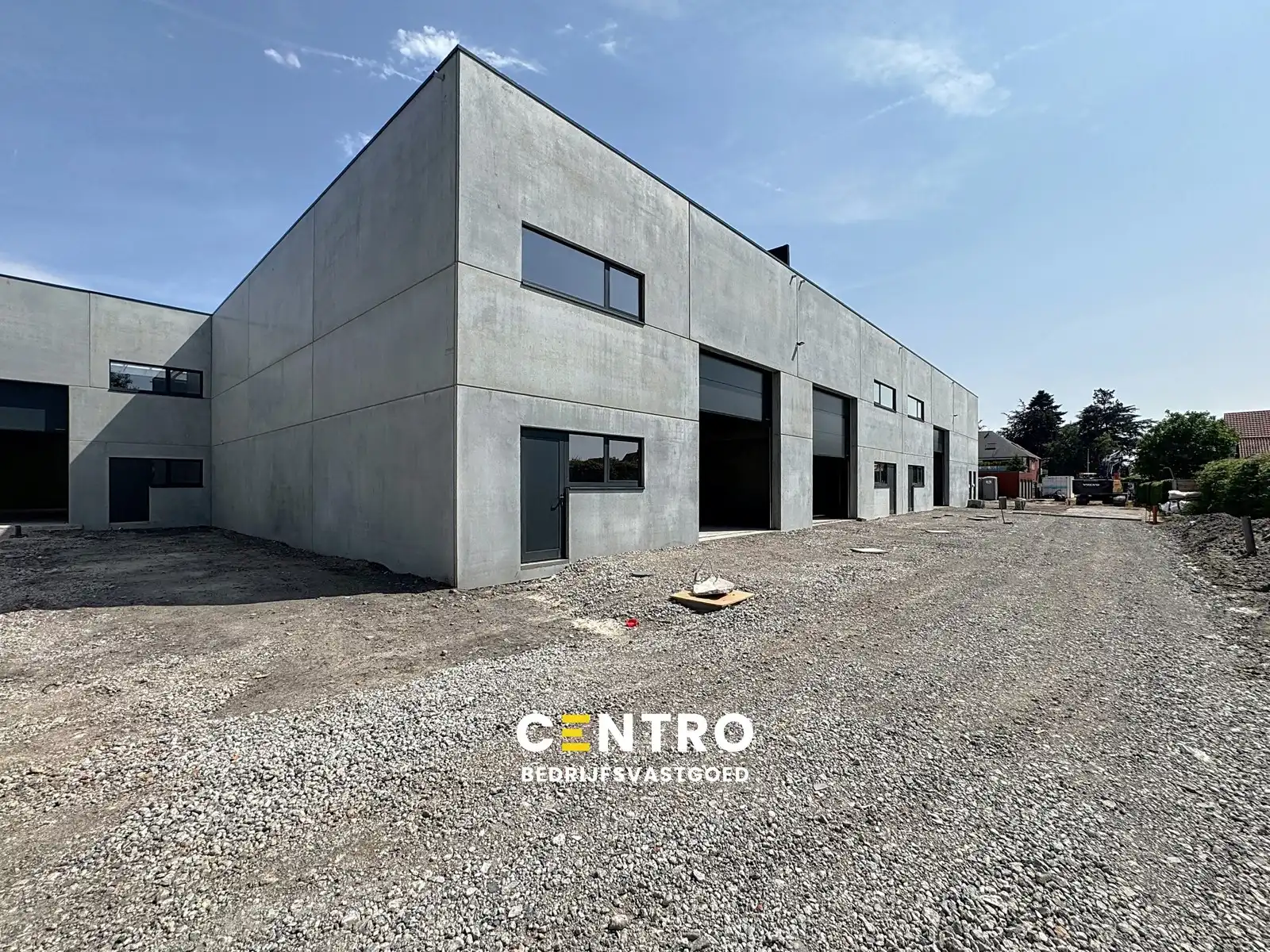 NIEUWBOUW KMO-Unit (270m2) vlakbij N9 te Eeklo! foto {{pictureIndex}}