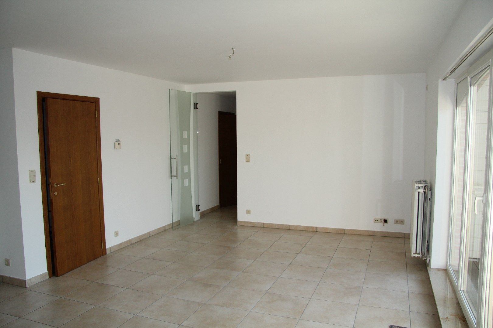 Ruim dakappartement met 2 slk, terras en garage foto 4
