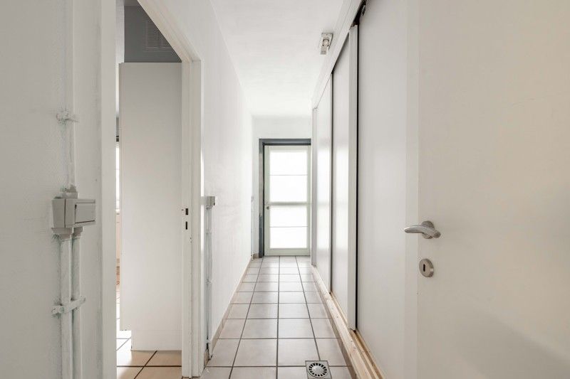 Instapklare halfopen woning met 4 slaapkamers en zonnige tuin TE KOOP in Oostrozebeke! foto 8