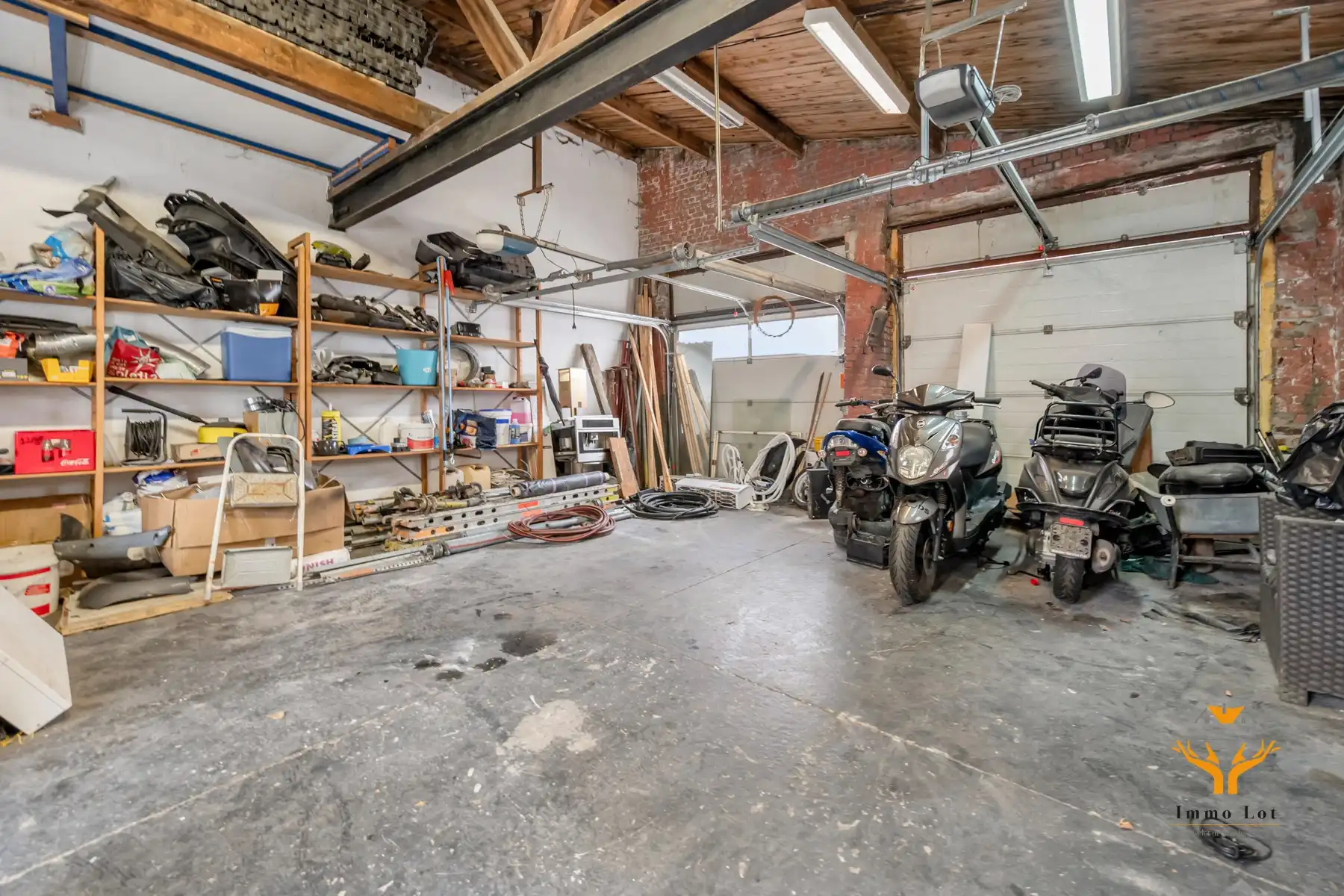 Woning met toonzaal, magazijn en garages te Hamme foto 13