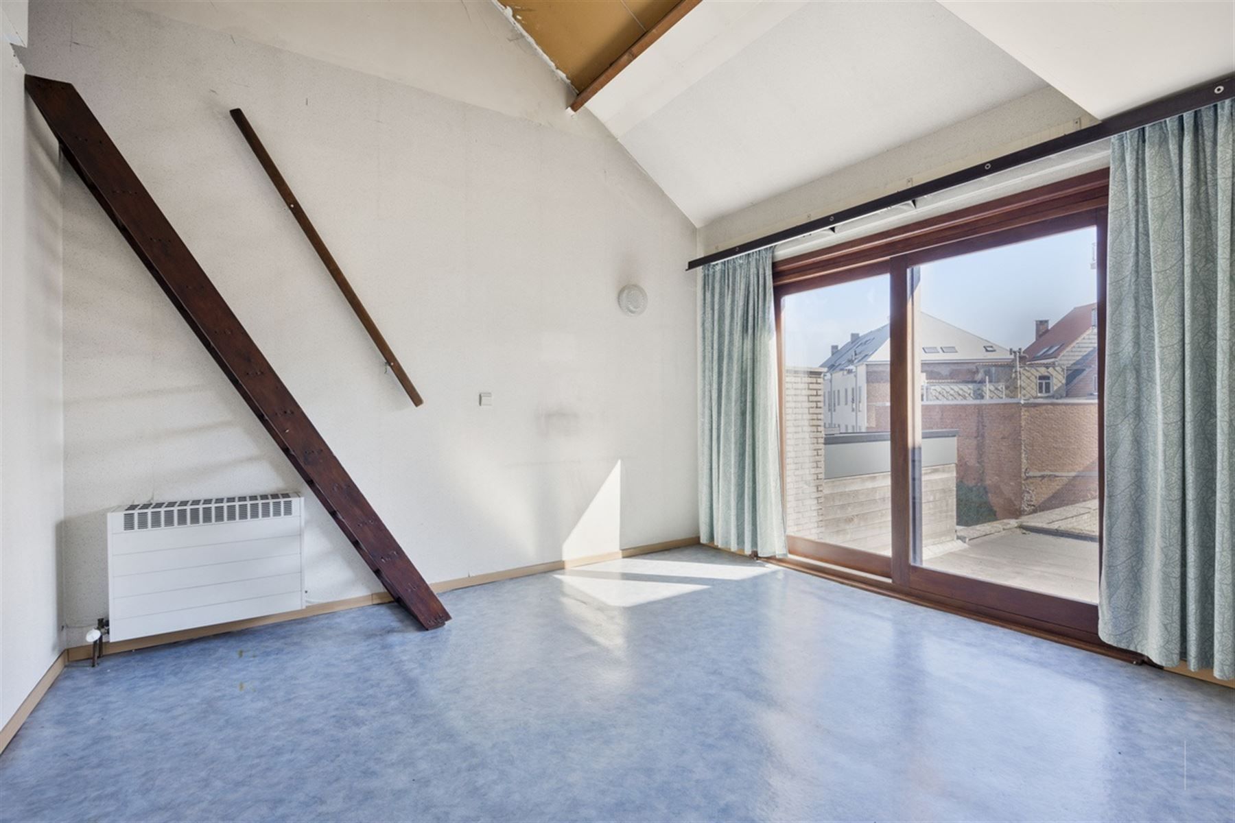 Karaktervolle herenwoning met 3 slaapkamers én enorme garage foto 15