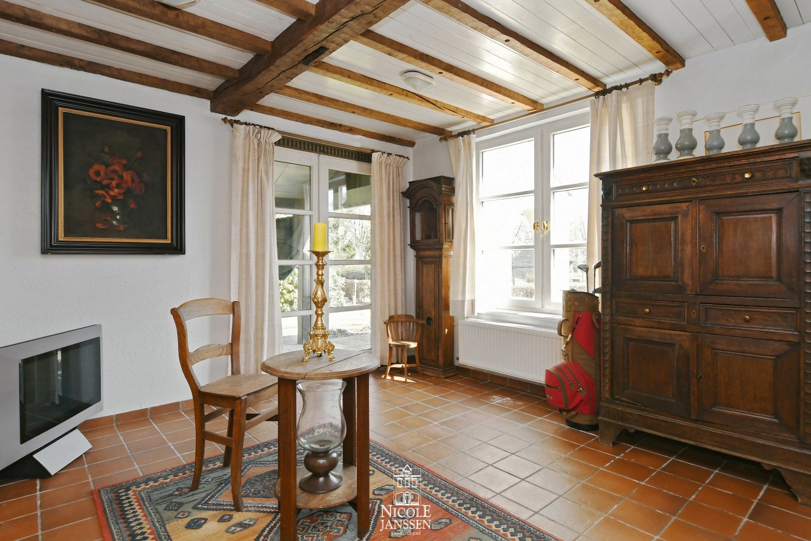 Ruime villa op een royaal perceel foto 14