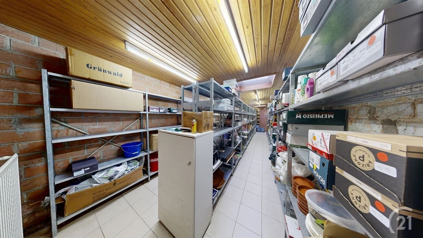 2 handelspanden + appartement +  stockageruimte en tuin foto 25