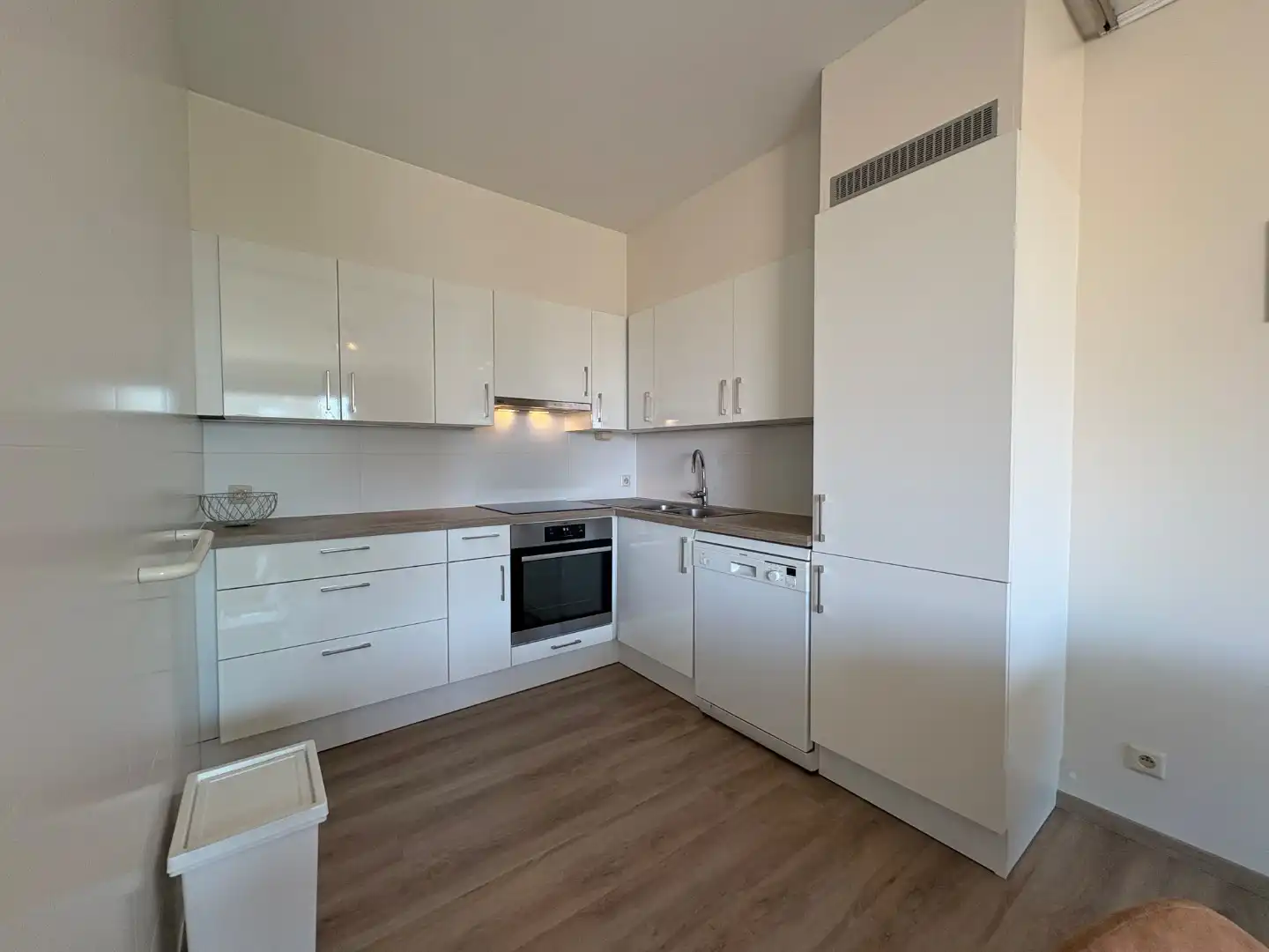 Vernieuwd appartement met zonnig terras met zeezicht  foto 4