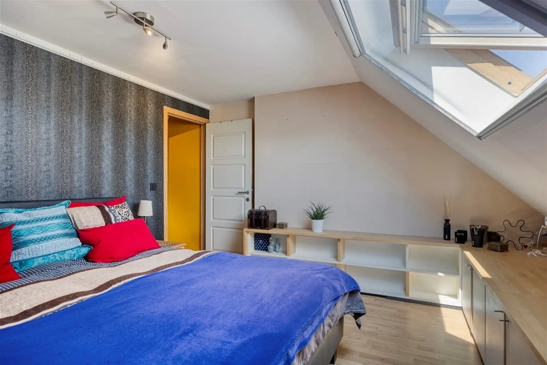 Instapklare woning met prachtige tuin foto 14