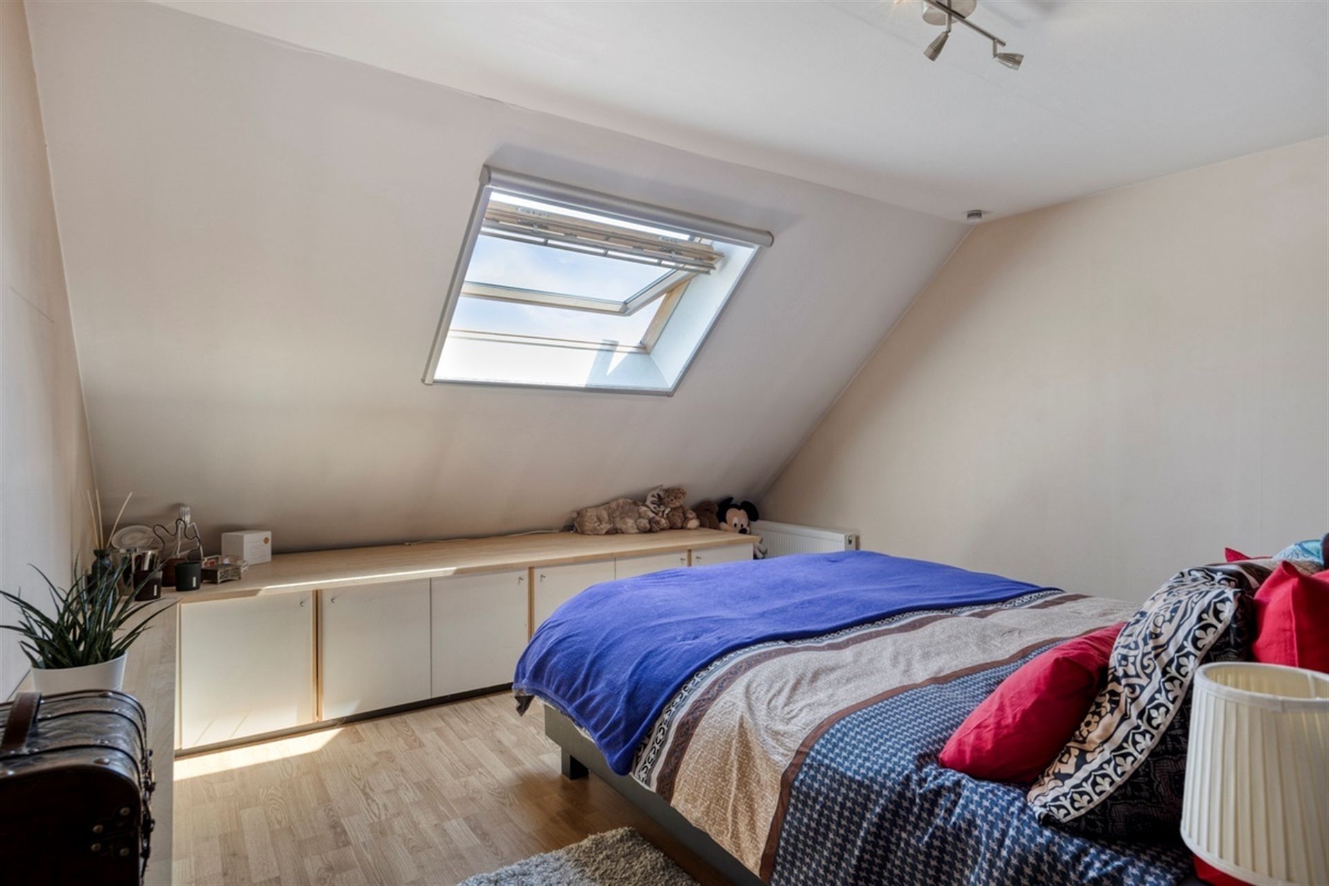 Instapklare woning met prachtige tuin foto 14