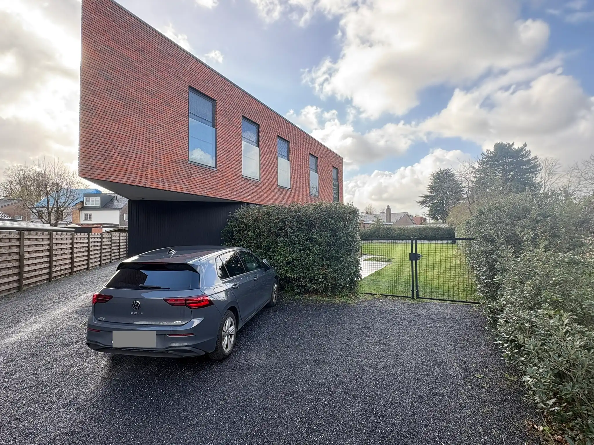 Energiezuinige woning met 3 slaapkamers en praktische tuin foto {{pictureIndex}}