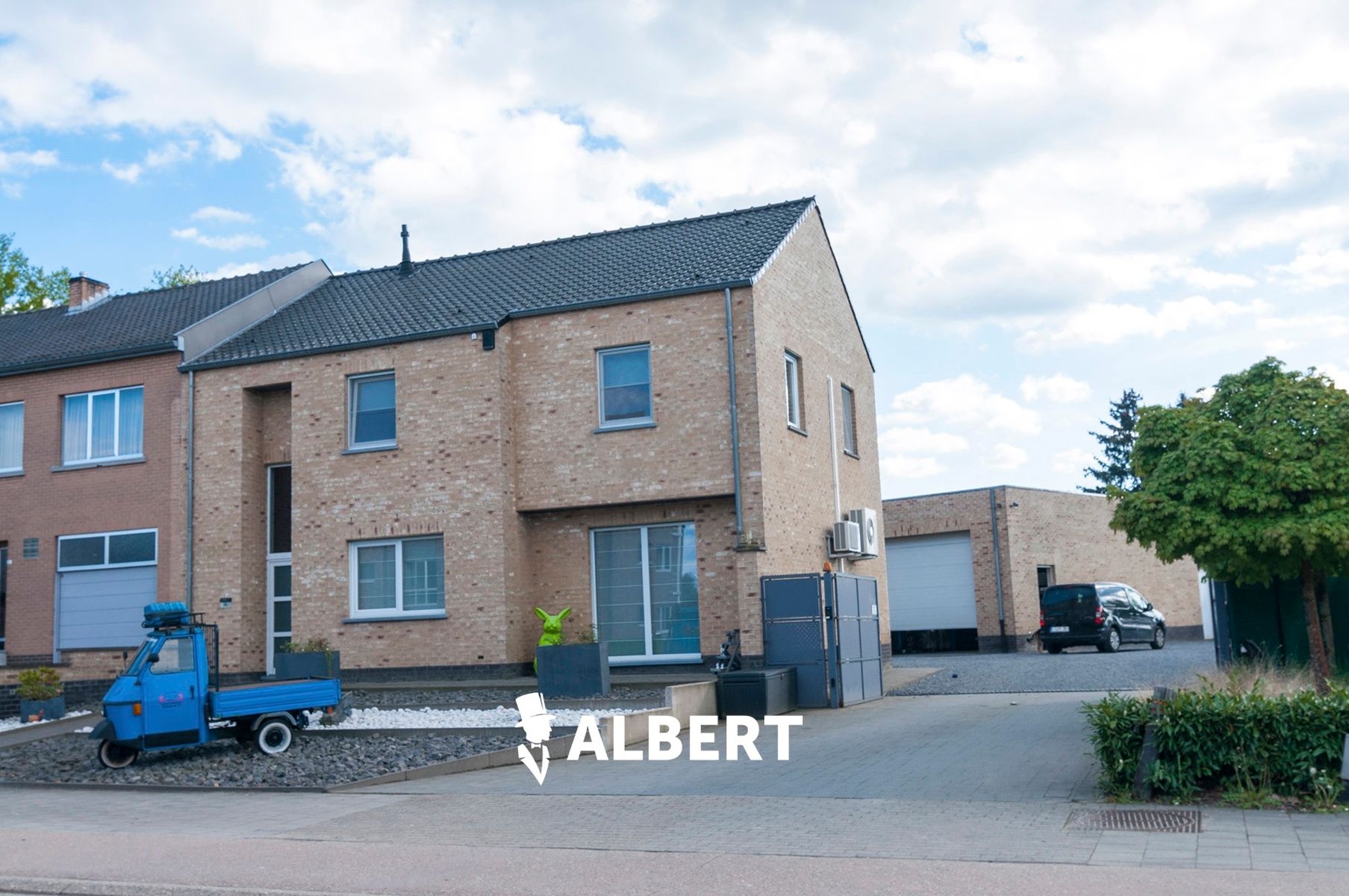 Instapklare woning met grote tuin en garage/magazijnruimte foto 28