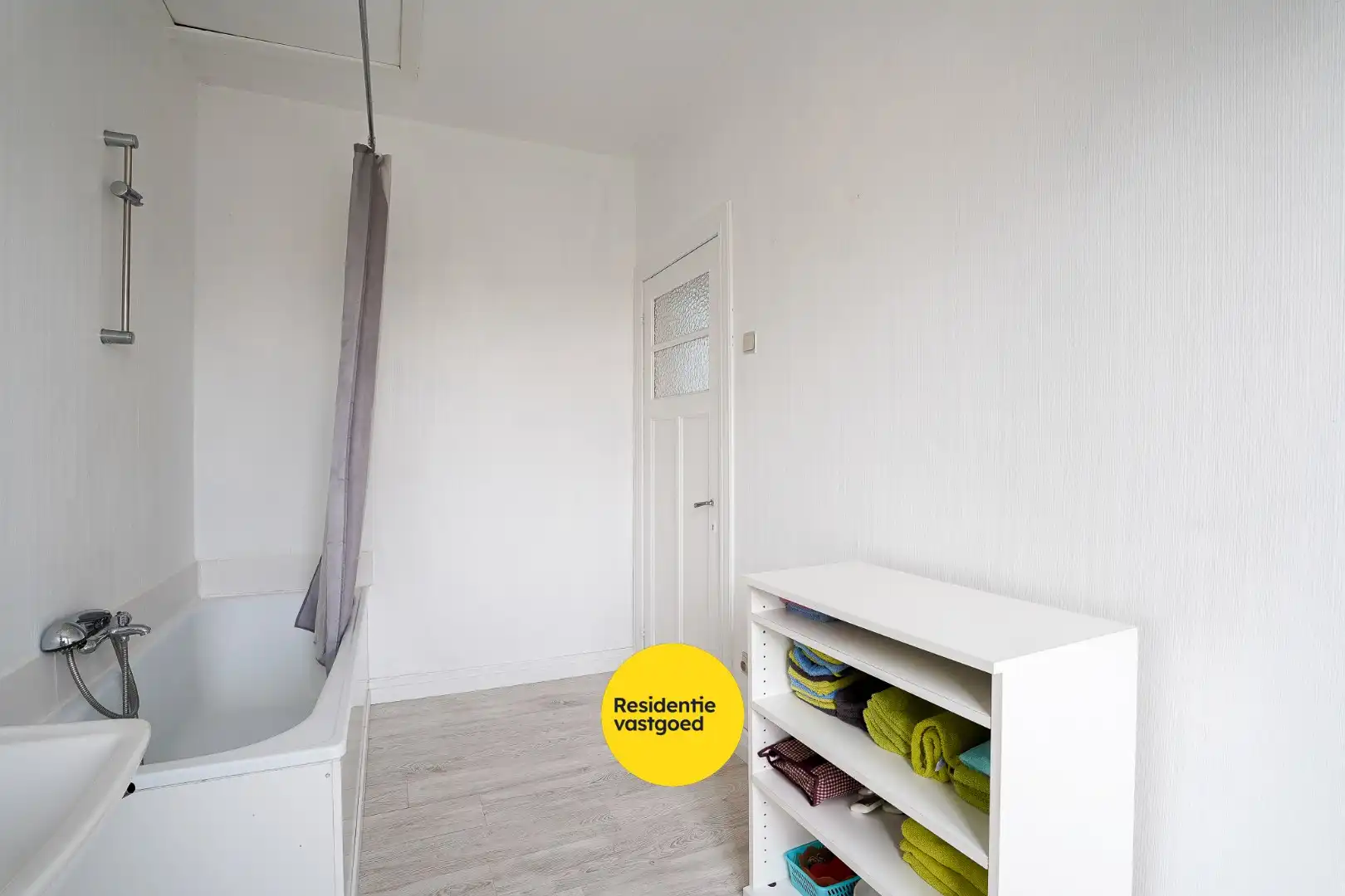 Zeer mooi onderhouden woning in het centrum van Aartrijke foto 12