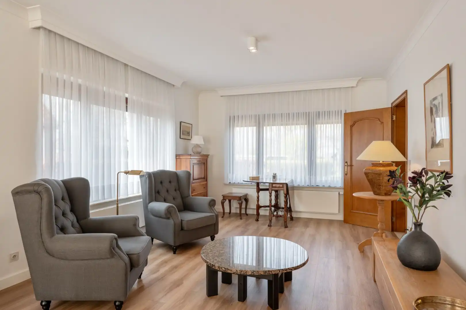 Zeer goed onderhouden gelijkvloerse gezinswoning op een riant perceel van 19a75ca op een rustige locatie te Schalkhoven, een deelgemeente van Hoeselt.  foto 22