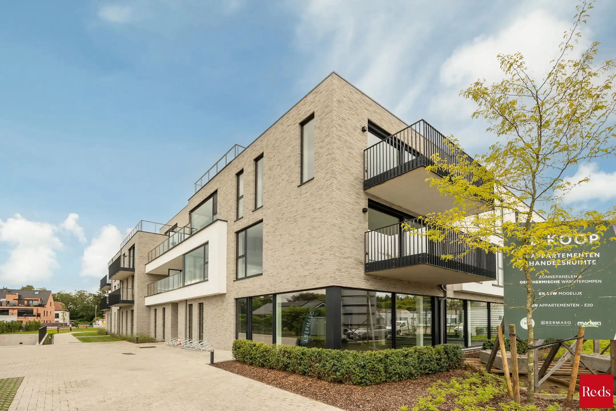 Ruim gelijkvloers nieuwbouwappartement met 3 slaapkamers foto 17