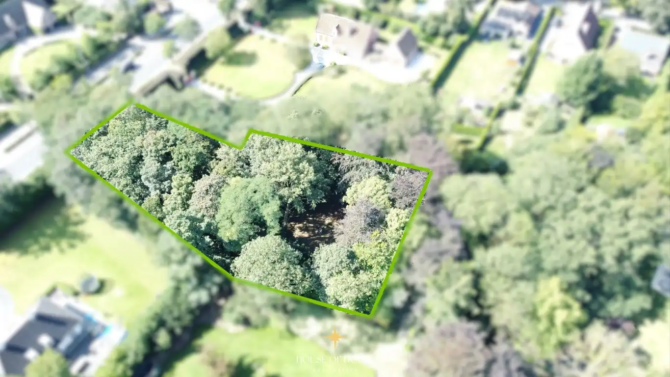 Residentieel gelegen bouwgrond in groene omgeving foto 2