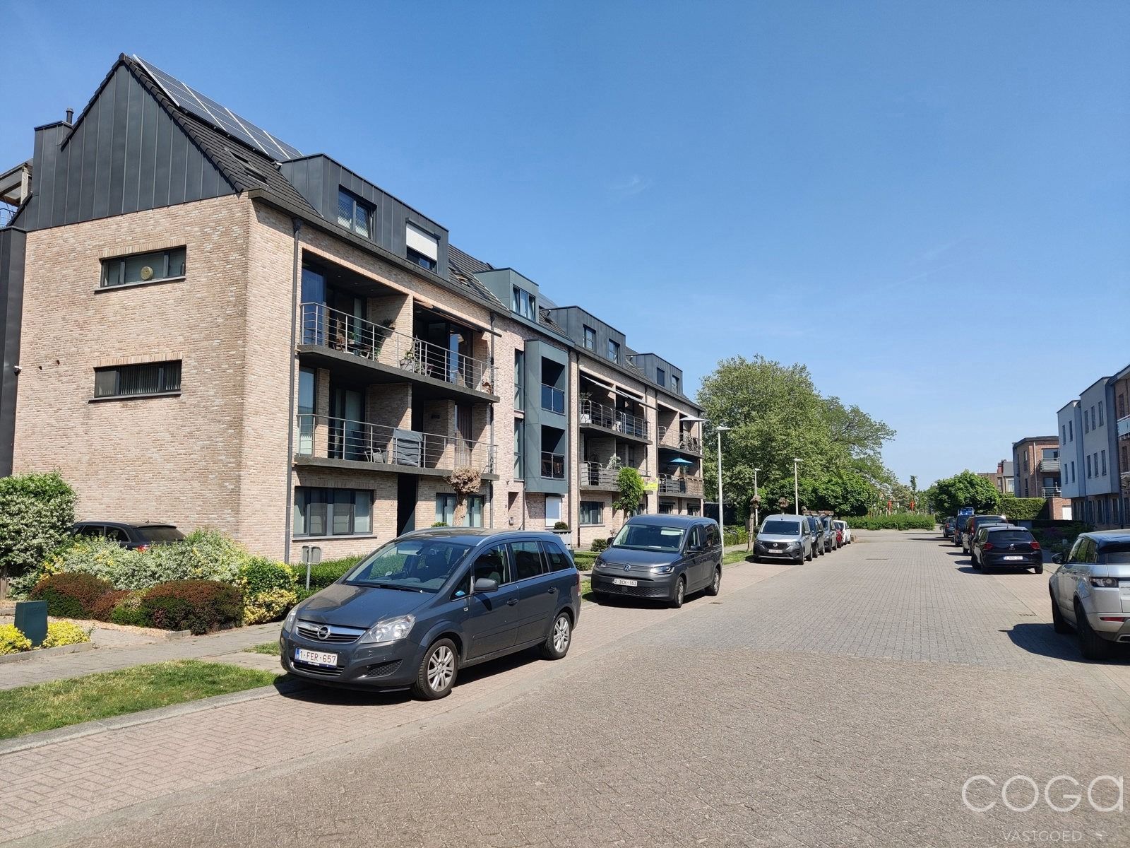Centraal gelegen appartement met 4 slaapkamers en dakterras. foto 2