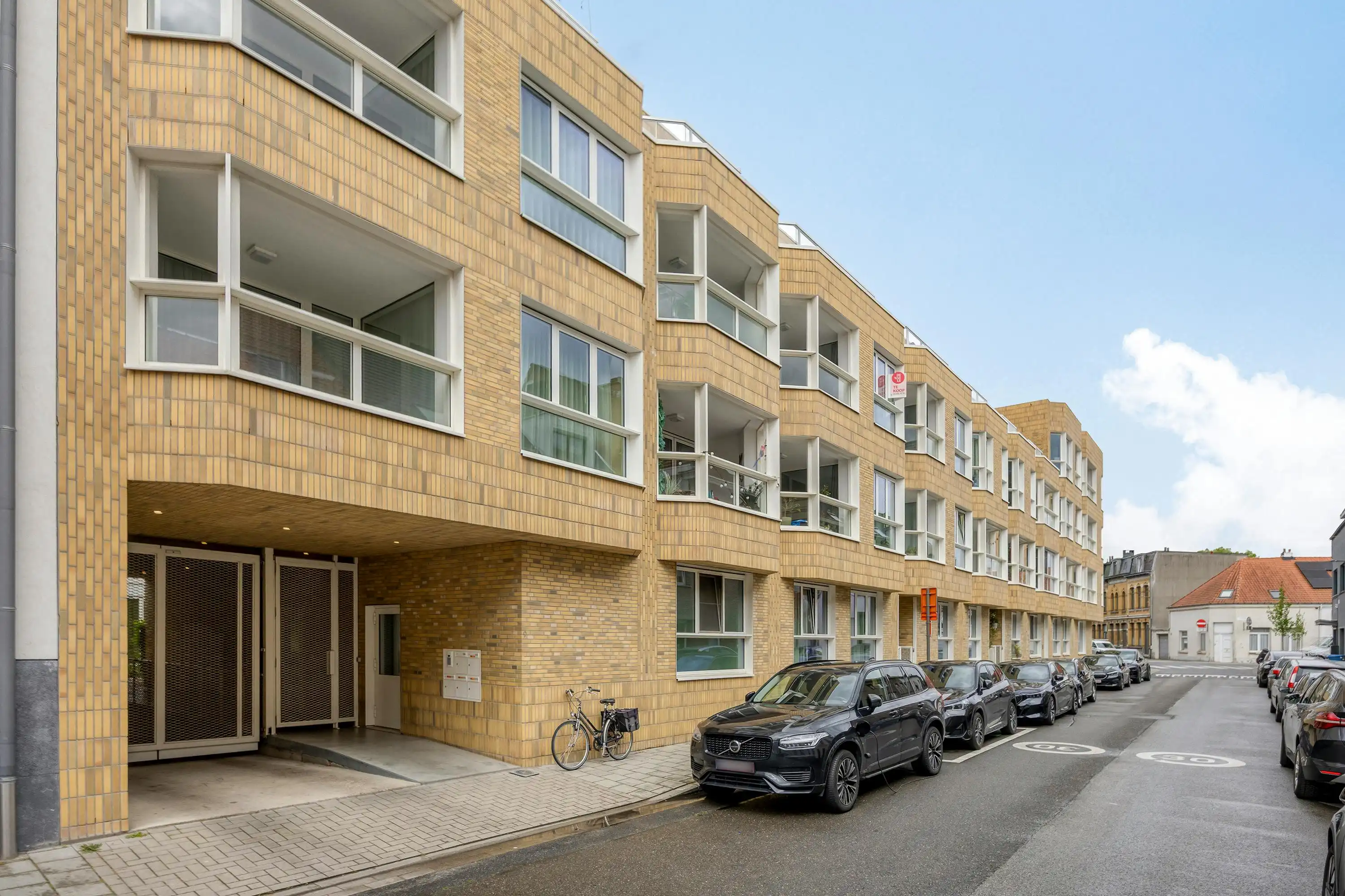 Recent appartement met twee slaapkamers en terras te koop in Berchem foto 24
