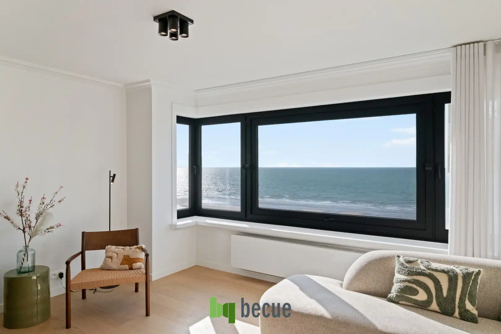 STARTPRIJS: 495.000 EURO ! Luxueus vernieuwd appartement (92 m²) met EPC A foto 3