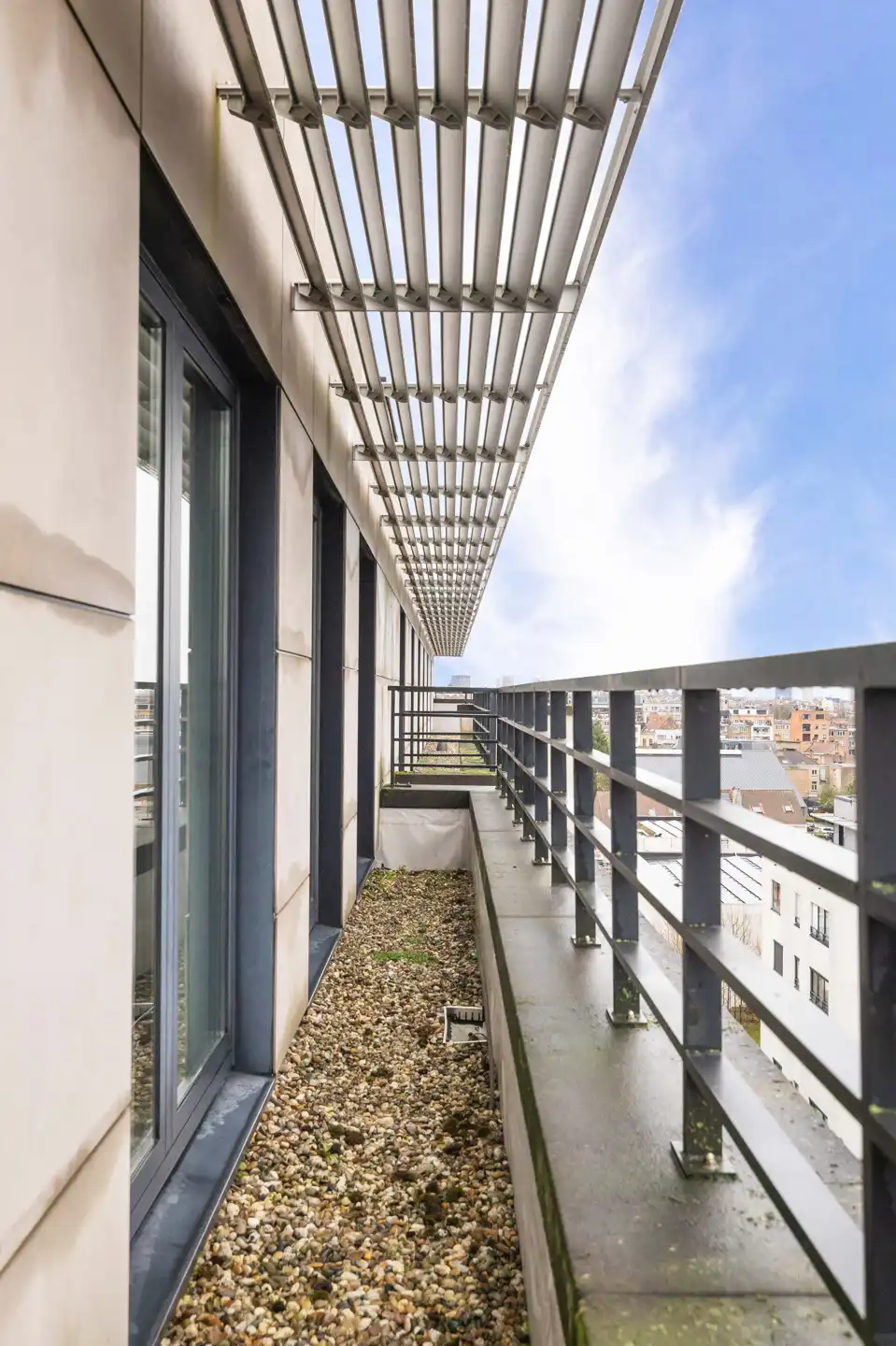 NATO - 3 slaapkamers appartement + P foto 22