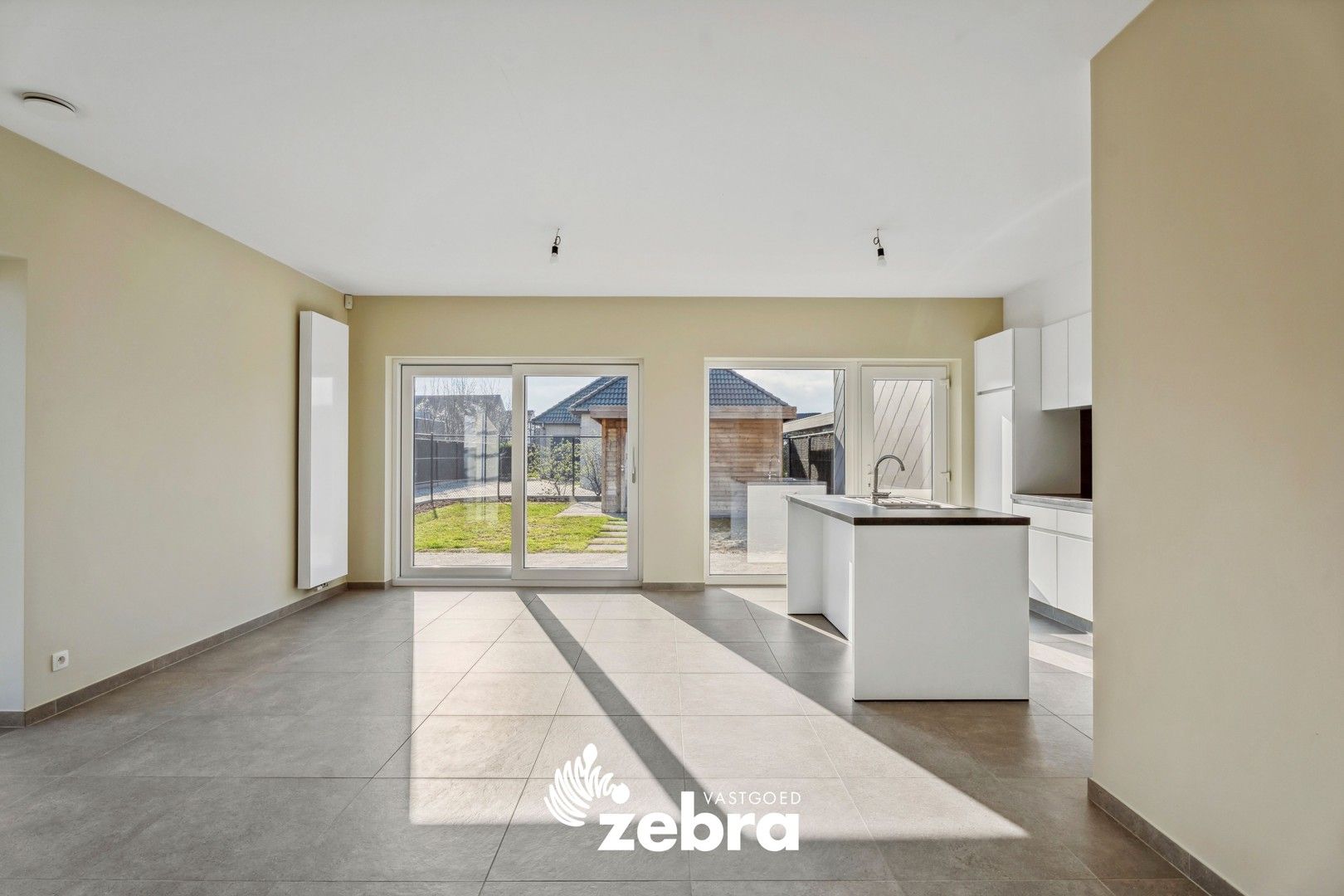 Recente HOB met 3 slaapkamers, gezellige tuin en oprit te Roeselare! foto 6