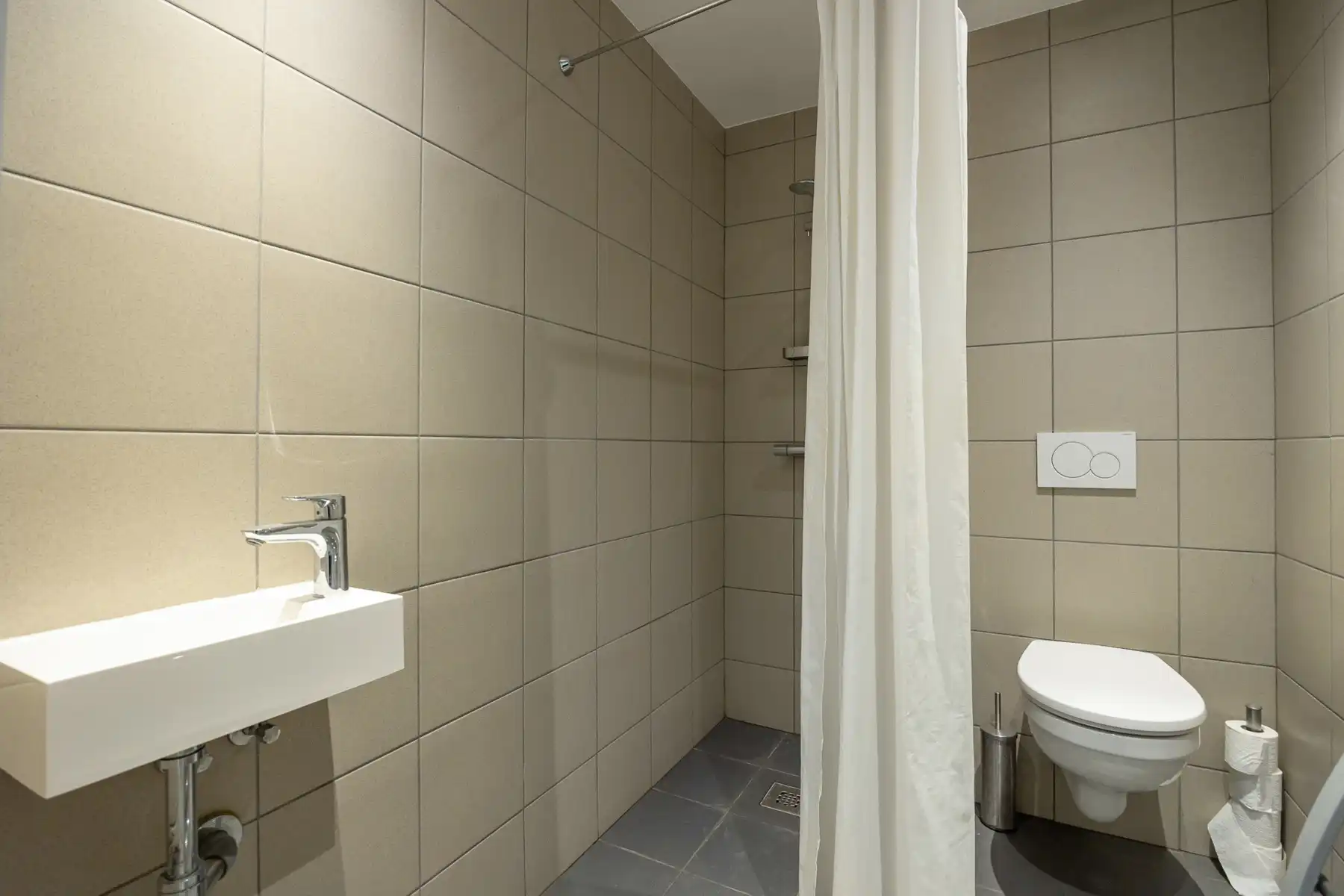 Instapklaar kantoorgebouw te koop in Merksem foto 17