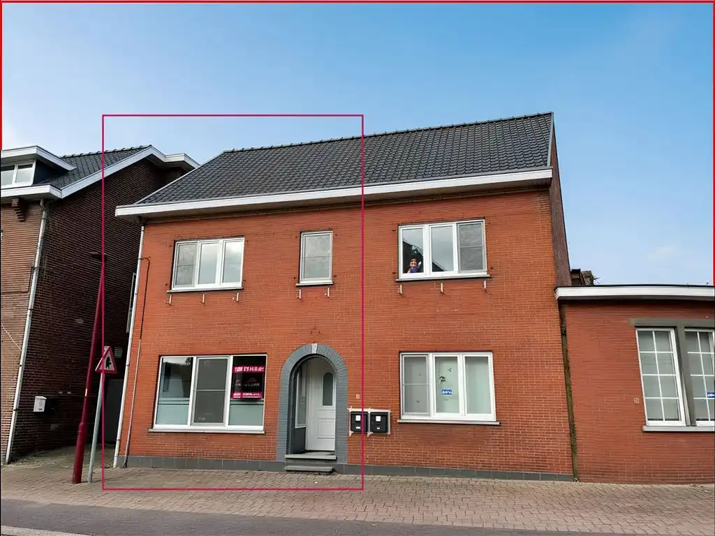 Gezellige en instapklare halfopen bebouwing foto {{pictureIndex}}