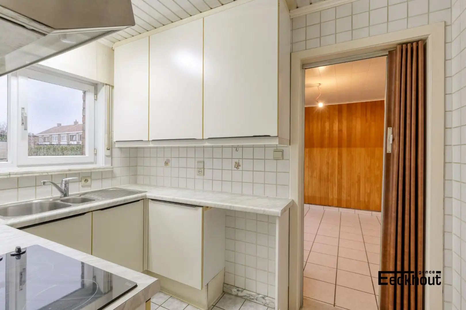 Gezellige rijwoning met ruime tuin op gegeerde locatie! foto 8