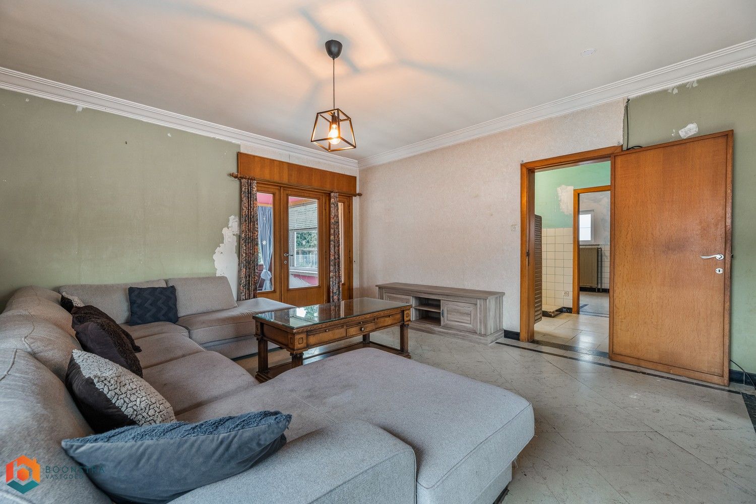 Woning met 3 slaapkamers en ruime garage foto 4