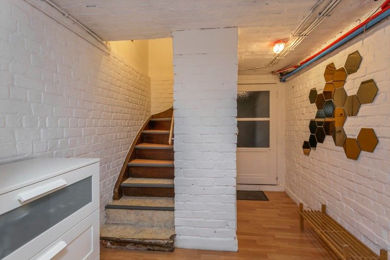 GELIJKVLOERSAPPARTEMENT MET TUIN EN GARAGE IN KONINGSLO foto 16