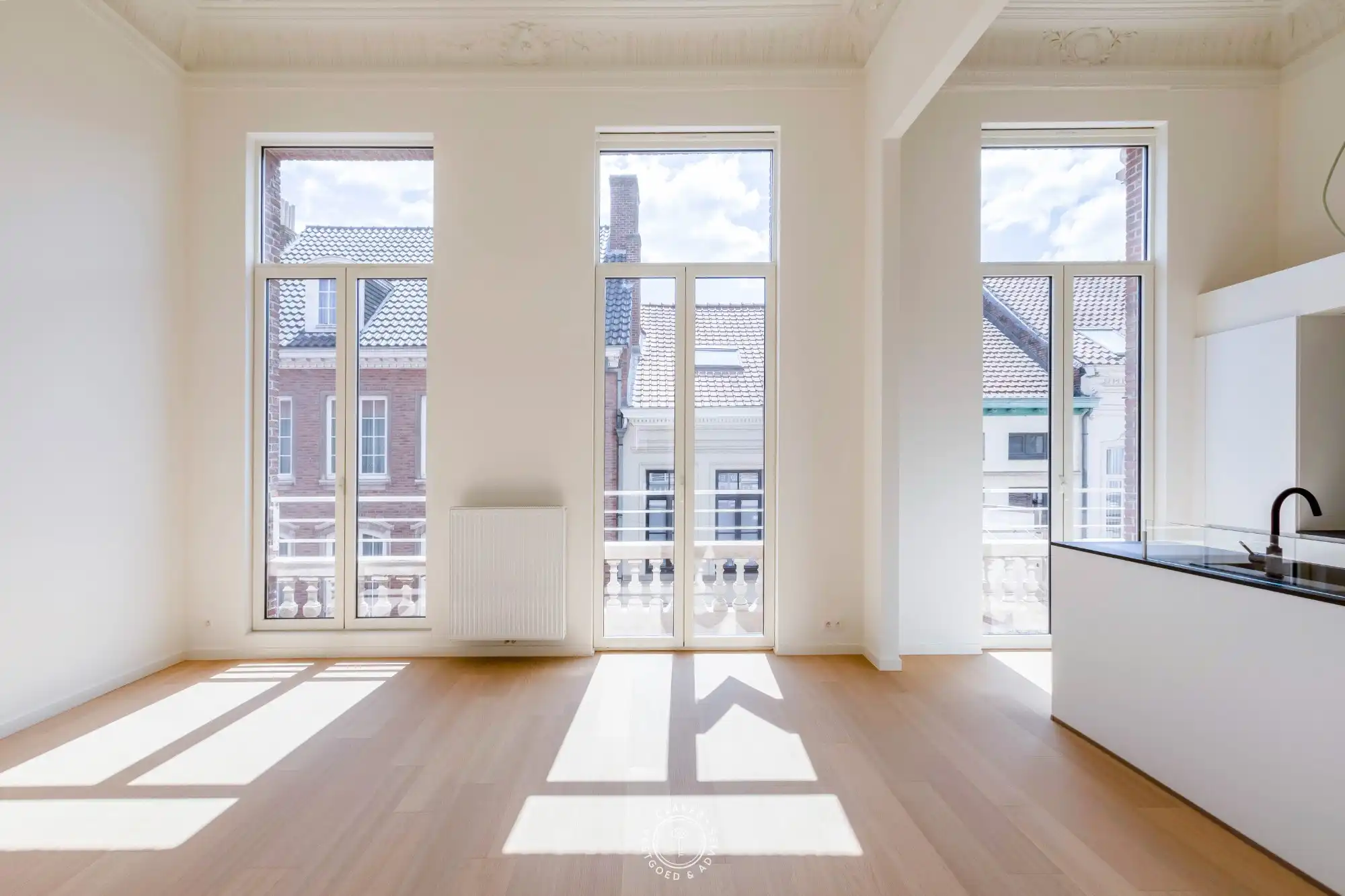 Stijlvol 2 slaapkamer appartement in een unieke, historische setting foto 2