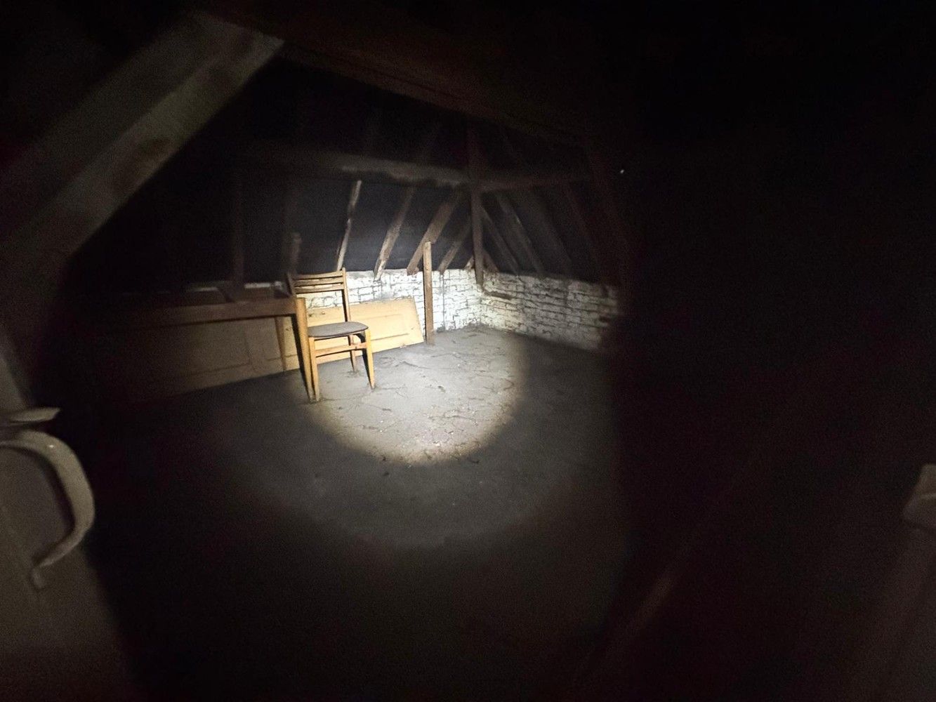 KARAKTERVOLLE, TE RENOVEREN WONING (H.O.B.) foto 11