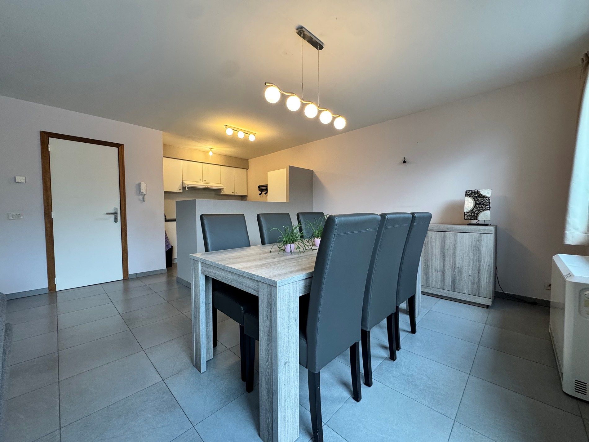 Instapklaar appartement met 2 slaapkamers en garage te Torhout foto 9