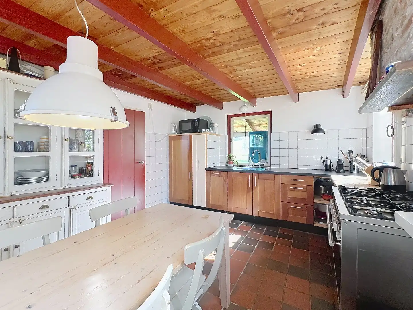 Idyllisch gelegen monumentale woning foto 16