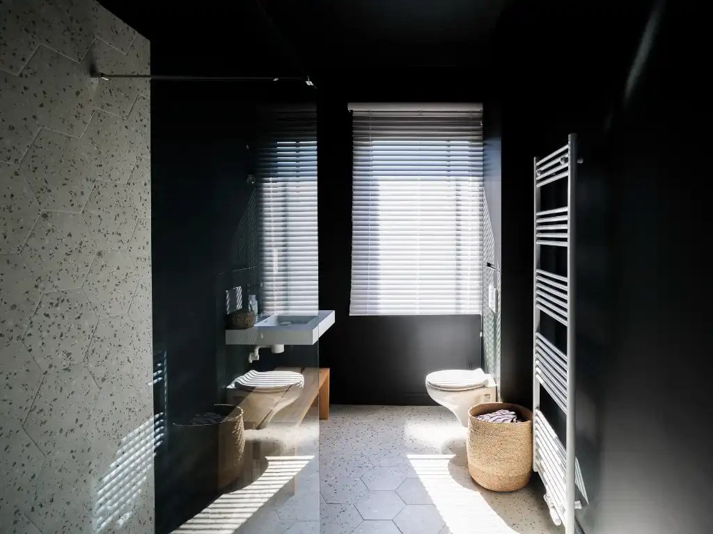 Klassevolle herenwoning met interieur van Peter Ivens & Bea Mombaers, volwassen stadstuin, inpandige garage en uitzonderlijk zicht op de Visserij. foto 27