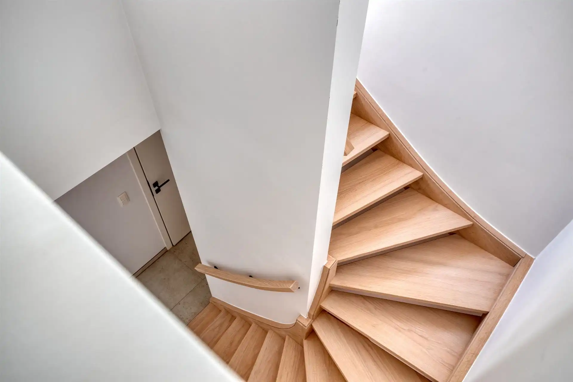 Prachtige nieuwbouw in rustige straat foto 22