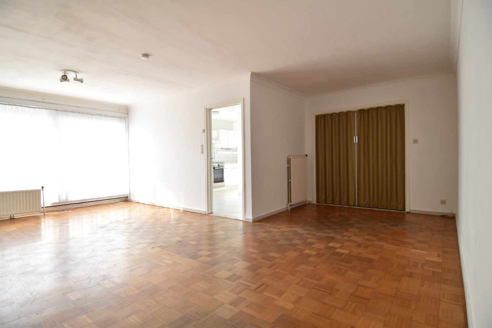 Instapklaar 2-slaapkamerappartement met terras te koop in Gullegem-centrum foto 4