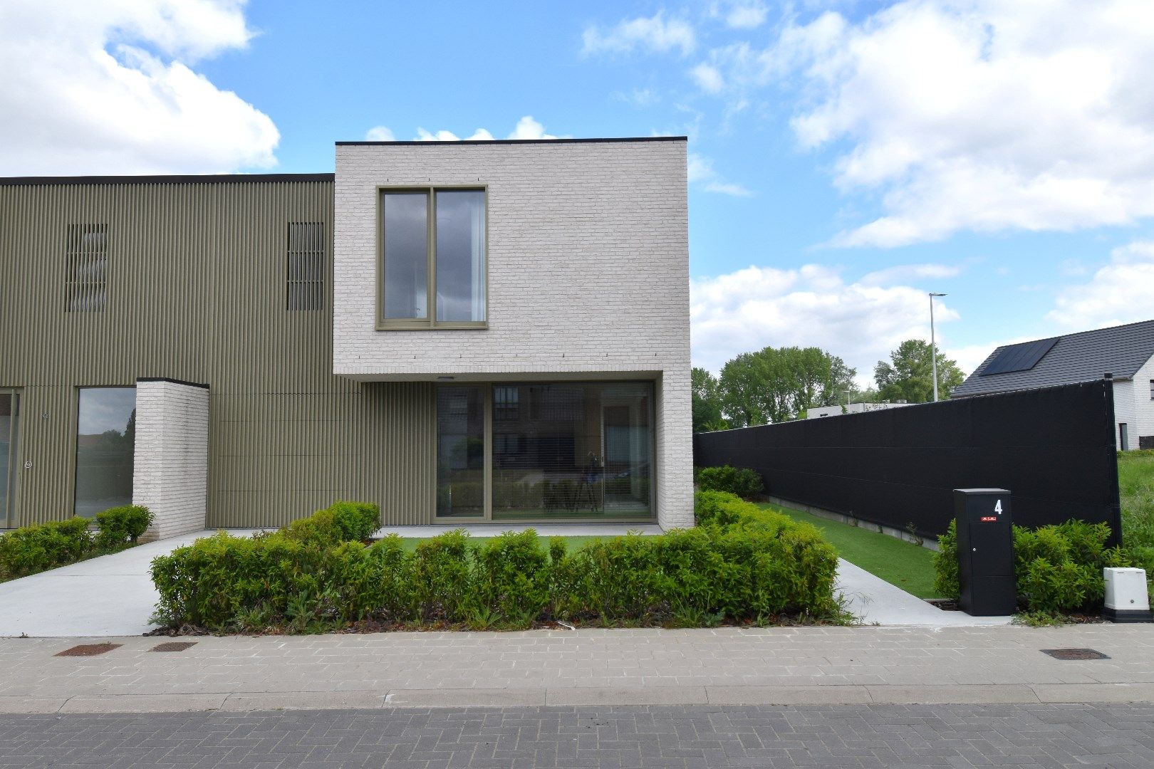Nieuwbouwwoning met tuin, garage en 3 slaapkamers in Gullegem foto {{pictureIndex}}