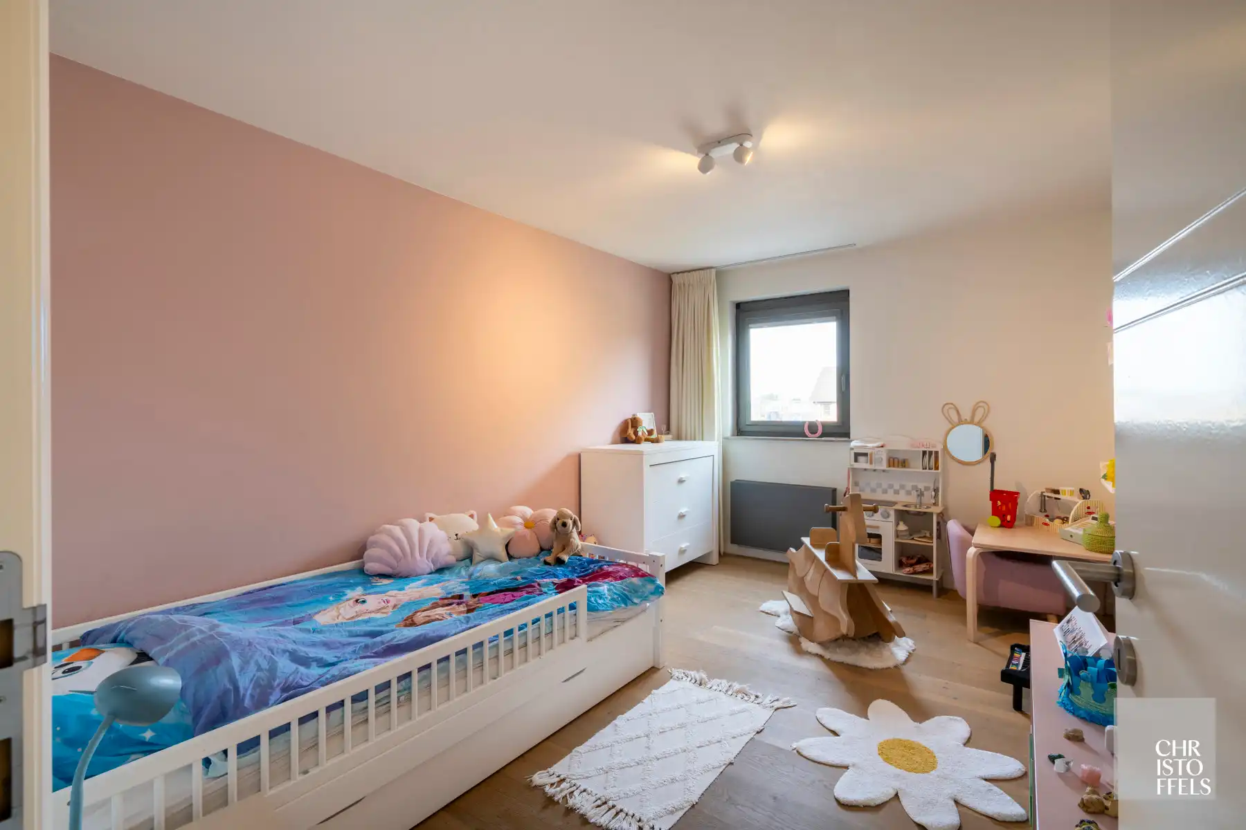 Ruime halfopen woning (203m²) op perceel van 840m² foto 9