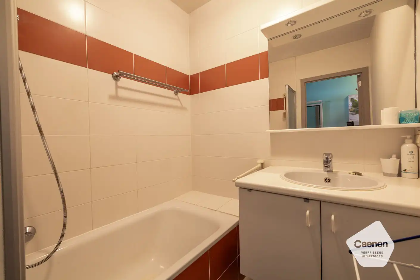 Instapklaar appartement in hartje Westende foto 9