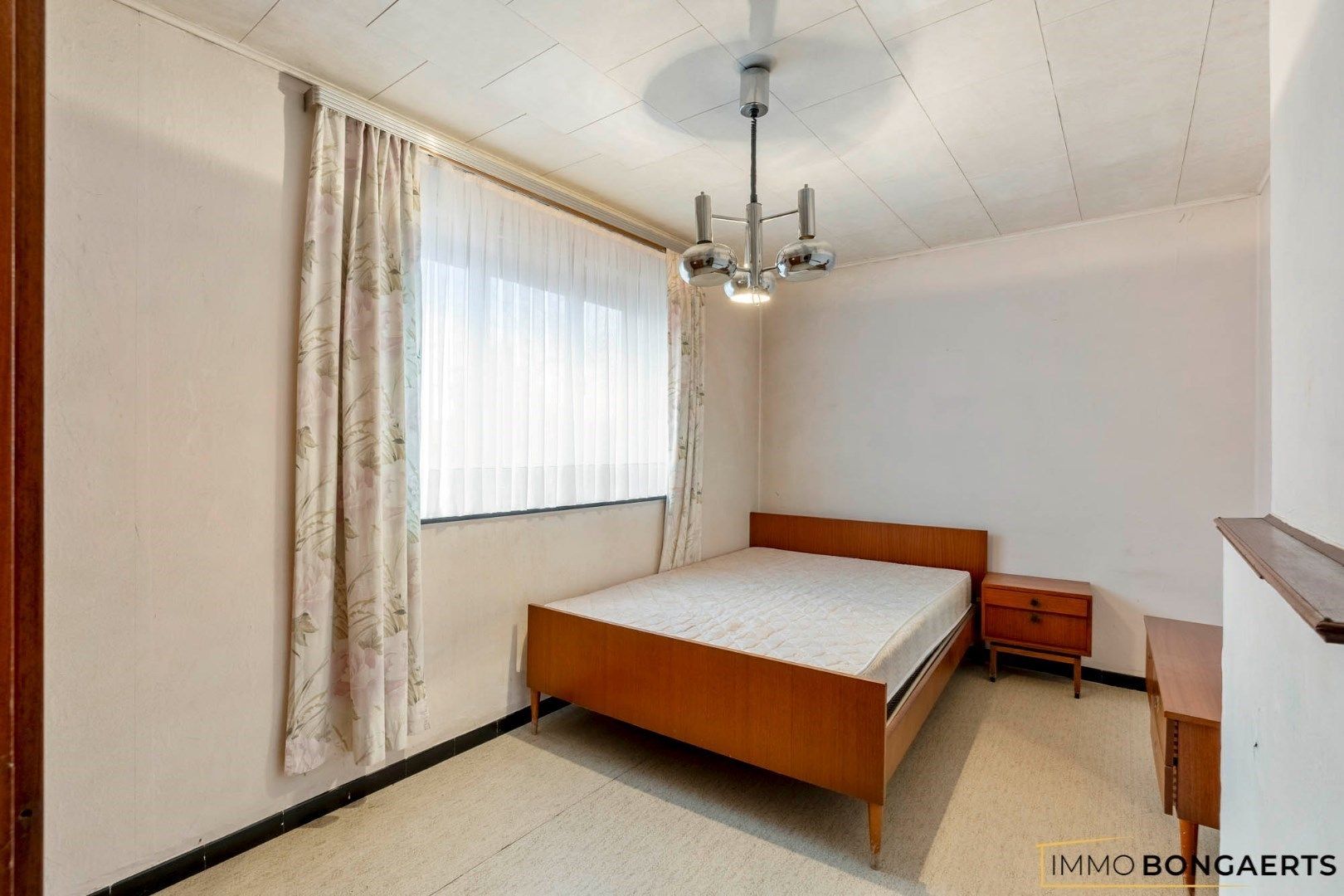 Ruime woning met vier slaapkamers foto 12
