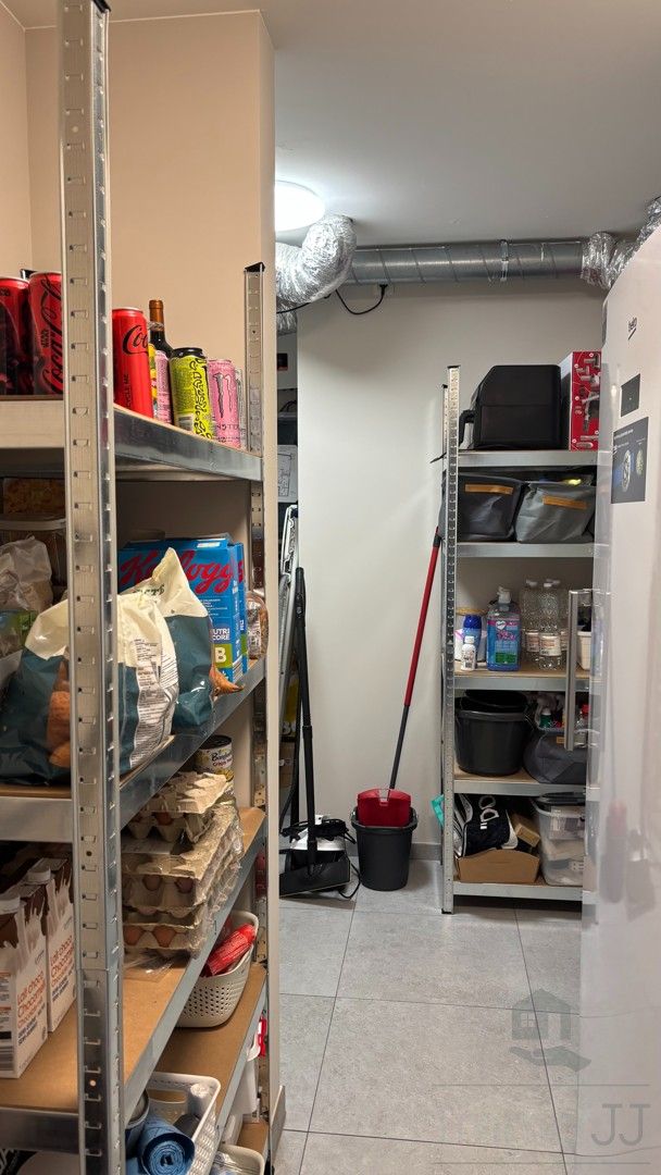 Ruim appartement met terras en garagebox foto 6