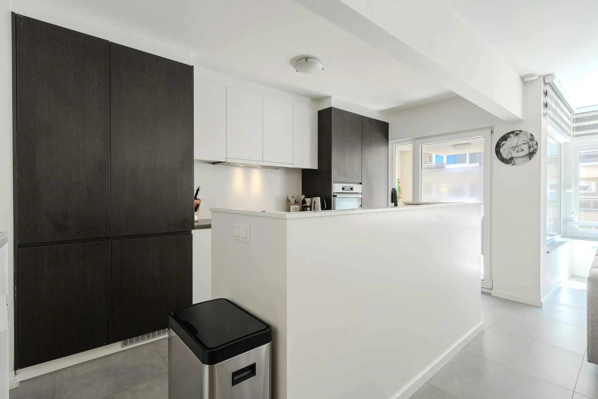 Gerenoveerd 2 slaapkamer appartement op topligging! foto 11