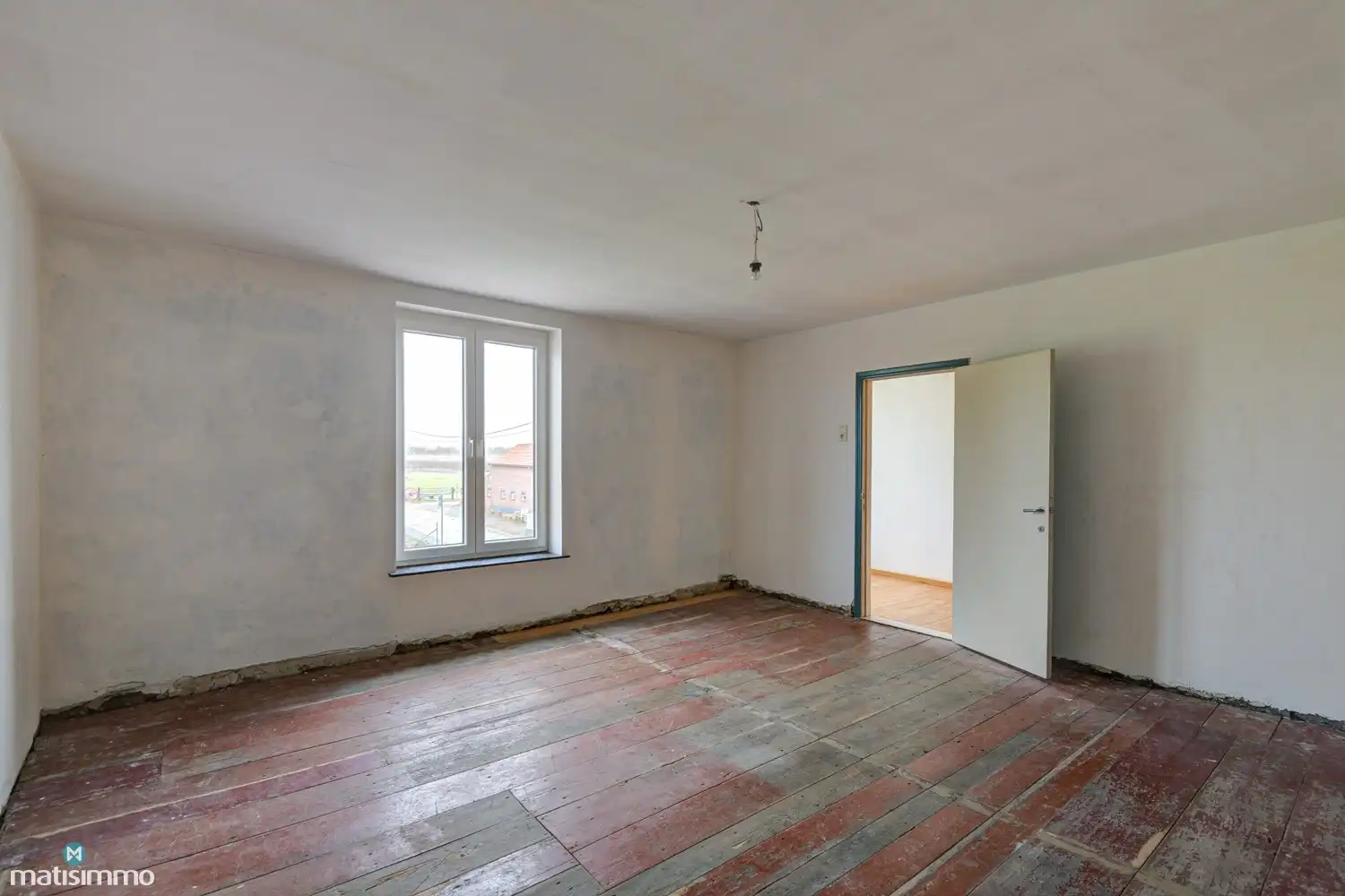 VERDER AF TE WERKEN HOEKWONING MET BINNENKOER EN GARAGE TE MOPERTINGEN foto 19