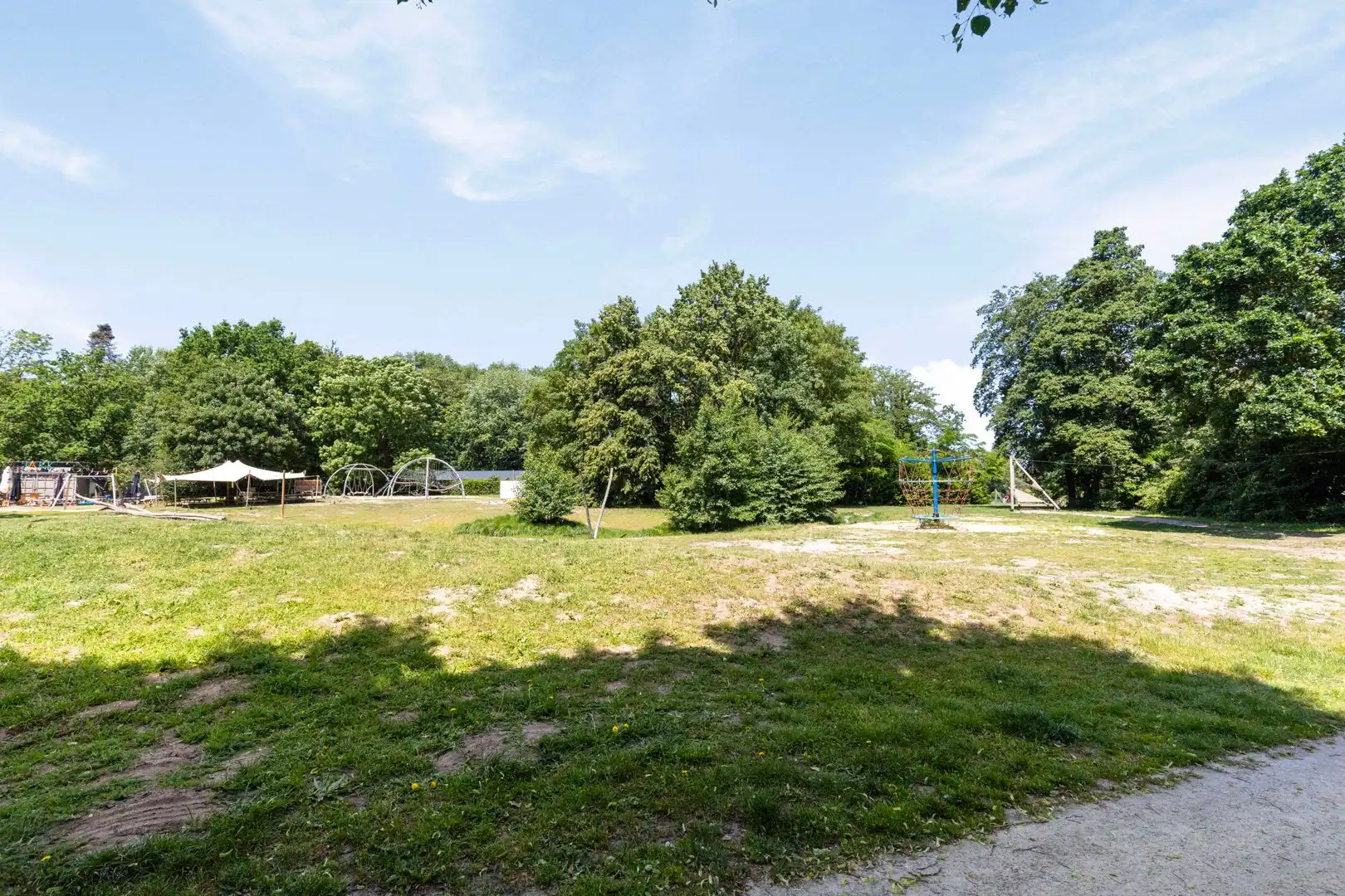 Instapklare gerenoveerde gezinswoning op toplocatie in Sint-Andries foto 21