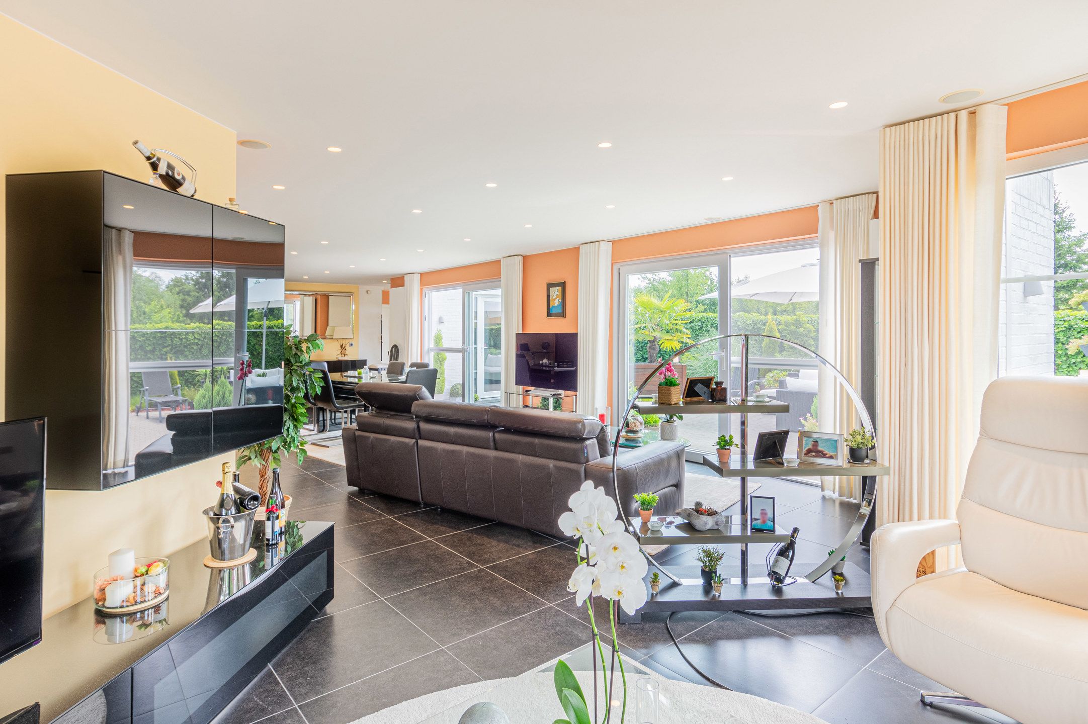 Prachtig gelijkvloers appartement met tuin & dubbele carport foto 11