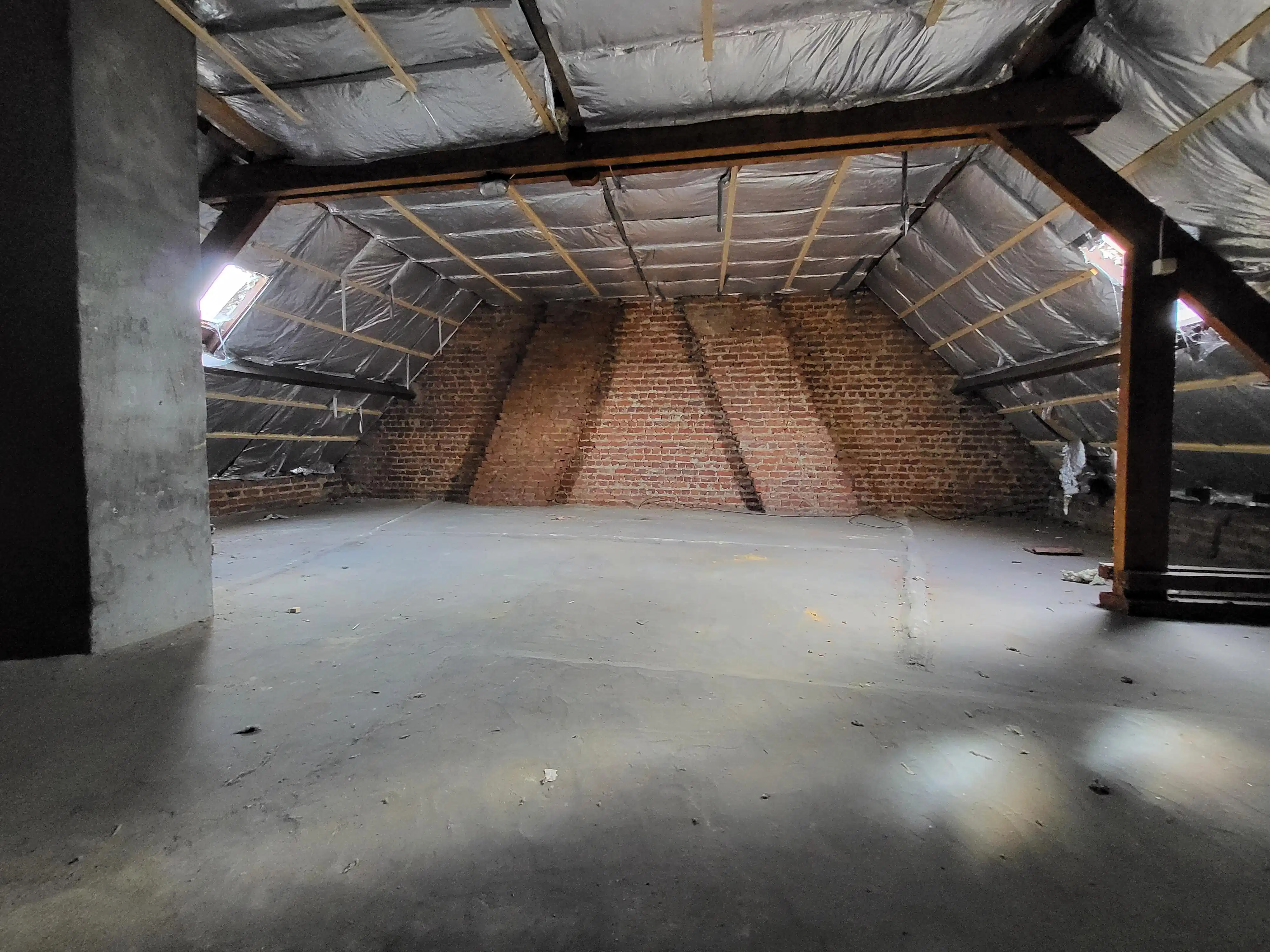 Te renoveren woning met veel charme en ruime tuin op 671 m².  foto 28