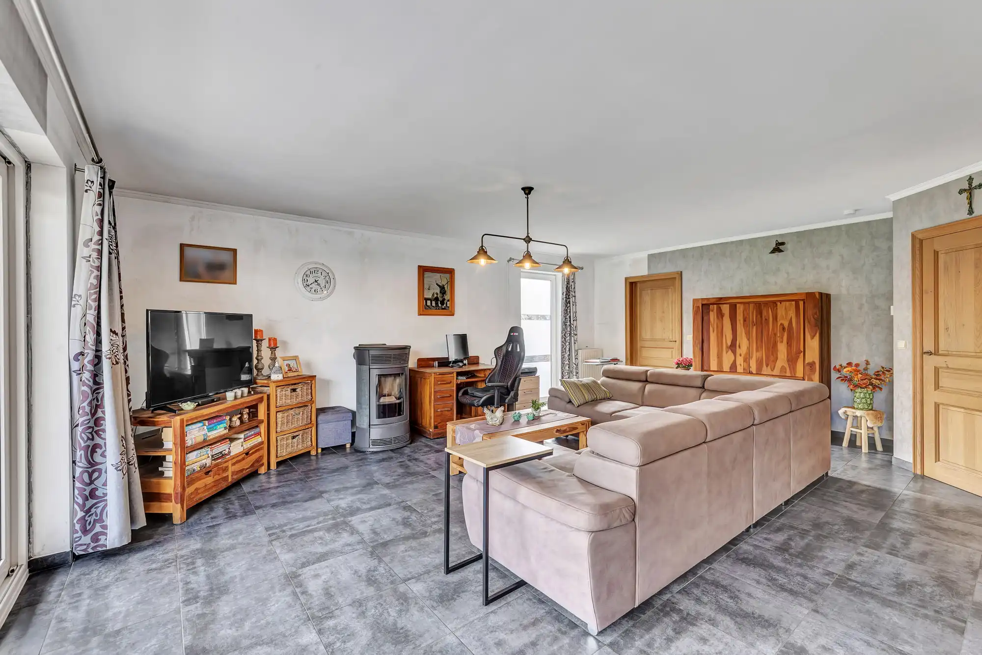 Goed onderhouden villa op groot perceel met 4 slaapkamers foto 9
