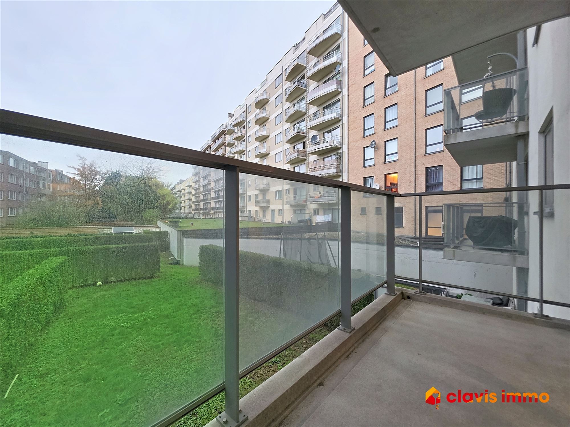 Studio met mooi terras foto 9