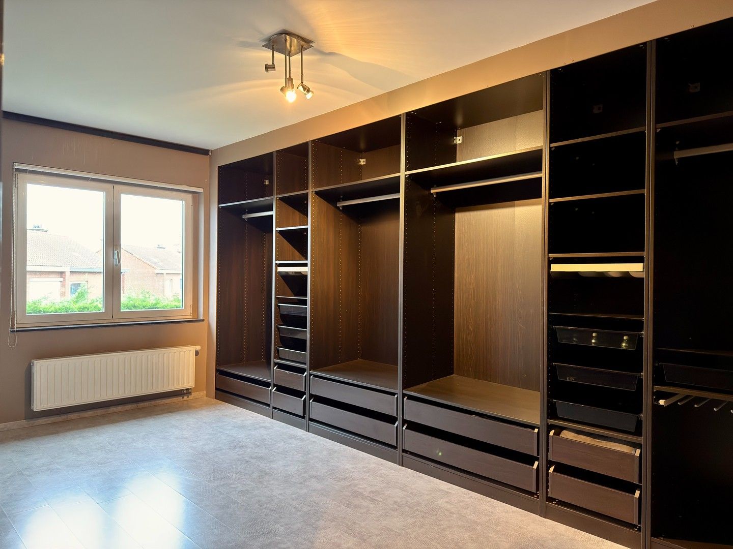 Ruime instapklare woning met garage foto 12