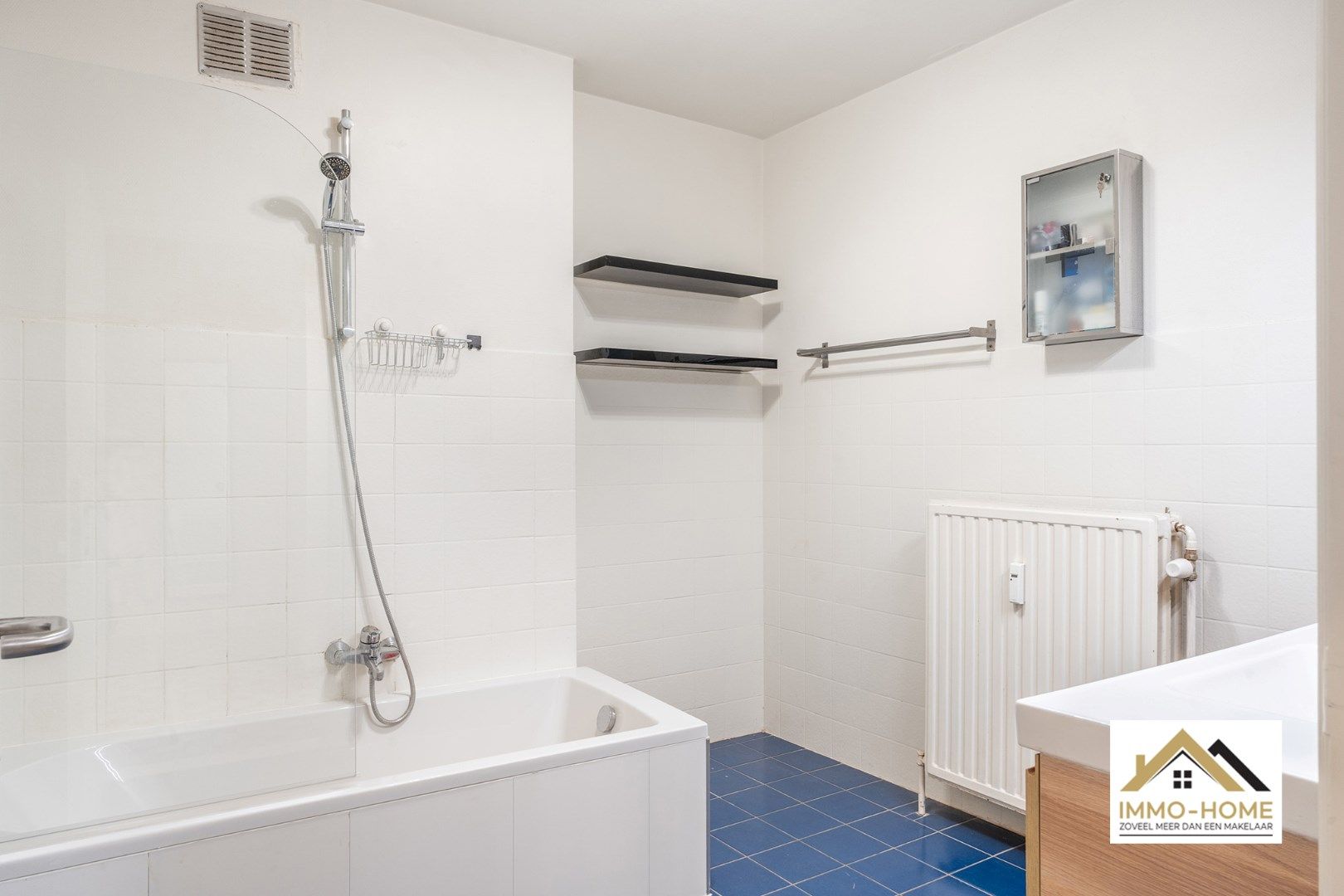 Instapklaar appartement op topligging te Deinze! foto 14