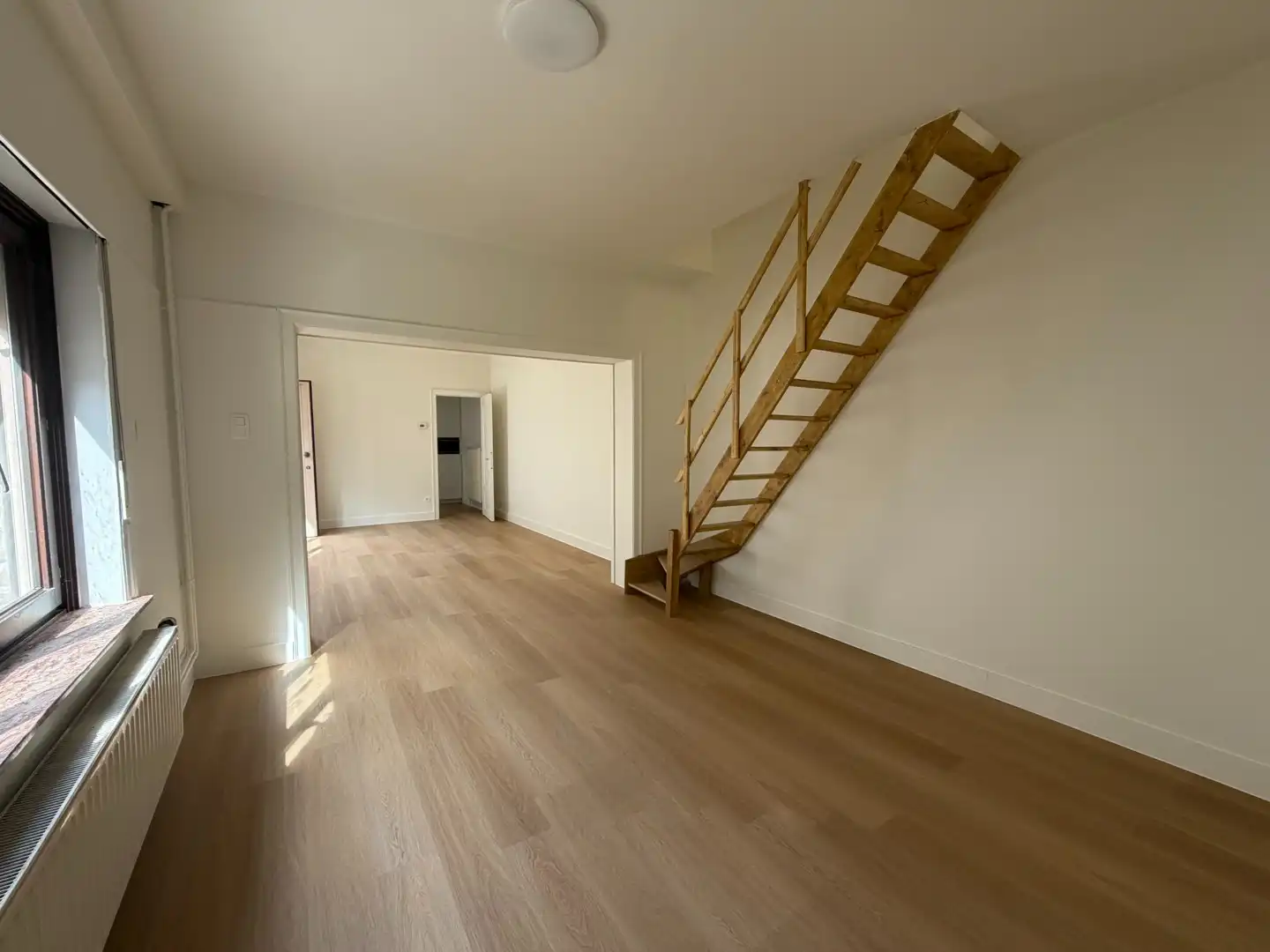 Gezellige gezinswoning te Nieuwerkerken foto 2