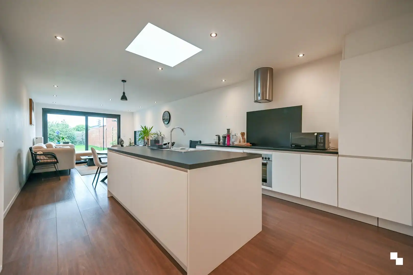Gerenoveerde & instapklare woning met tuin in Izegem foto 10