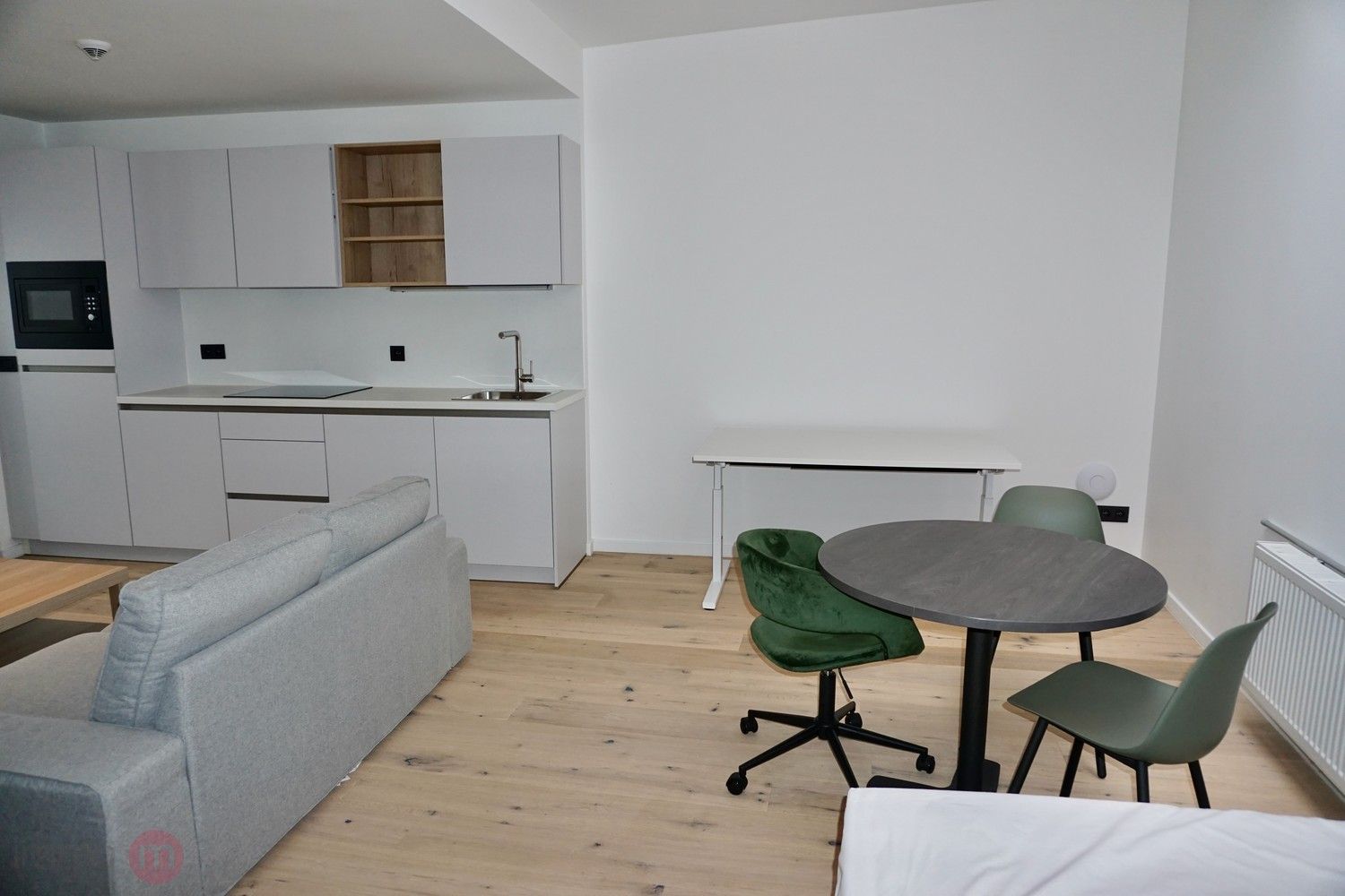 STUDIO te huur van 1/6-1/9 (3 maanden) GEMEUBELD foto 3